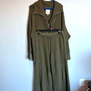 AERIE Comfy Army Green 2-Piece Set